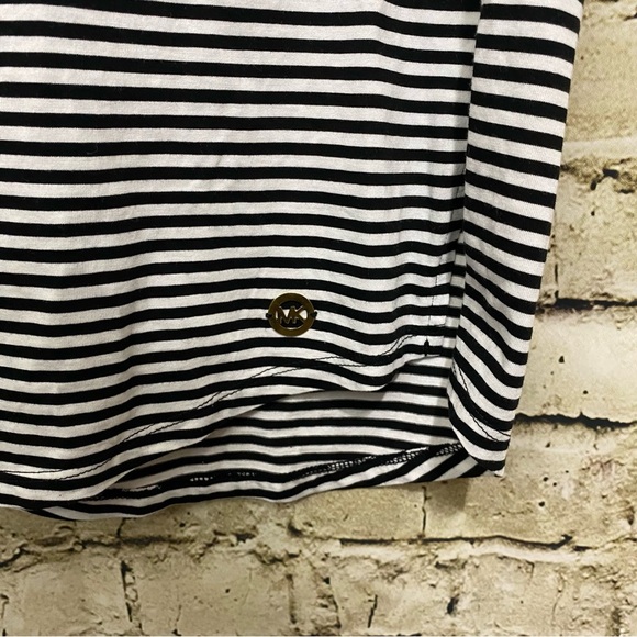 Michael Kors Black White Striped Sleeveless Top - Picture 3 of 6